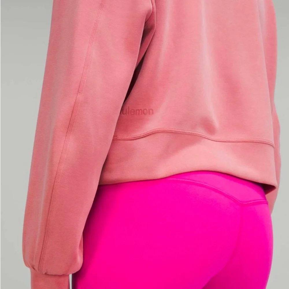 Lululemon Perfectly Oversized Cropped Crew *Softstreme
Brier Rose size 6 - Picture 3 of 9